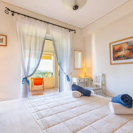 Seafront Luxury Apartmán